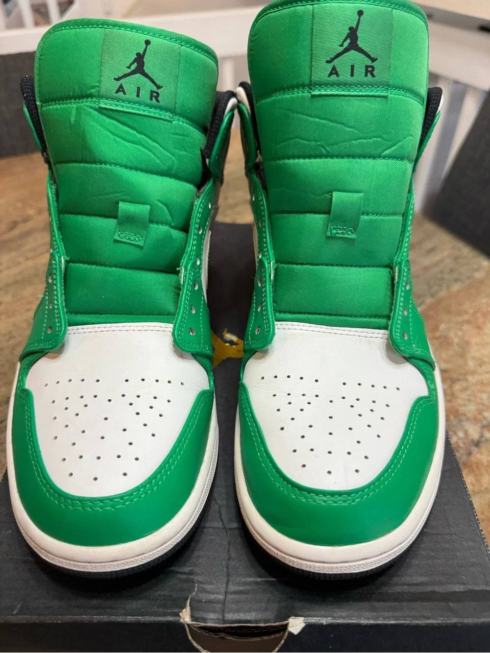 Jordan 1 Mid Lucky Green. Size 9M/10.5W. Pre-owned. Excellent Condition